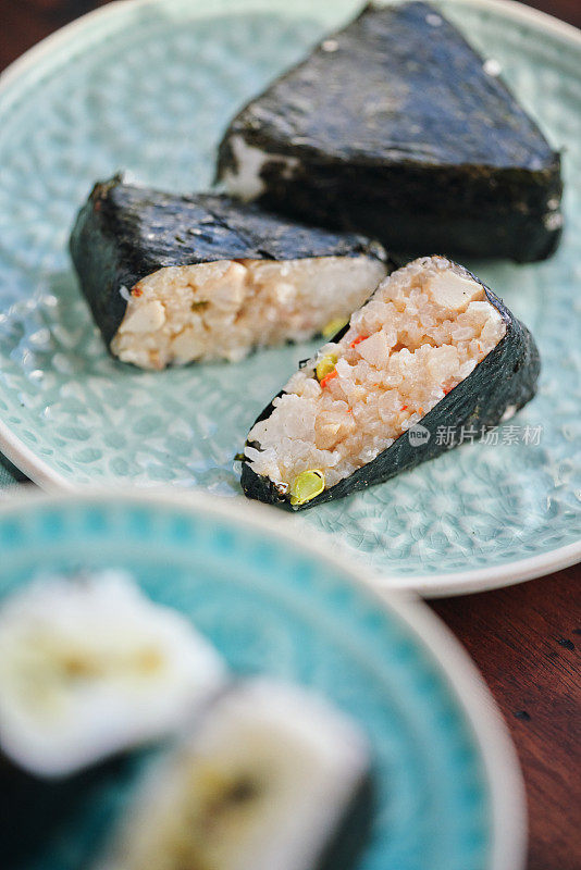 Onigiri (Omusubi) おにぎり